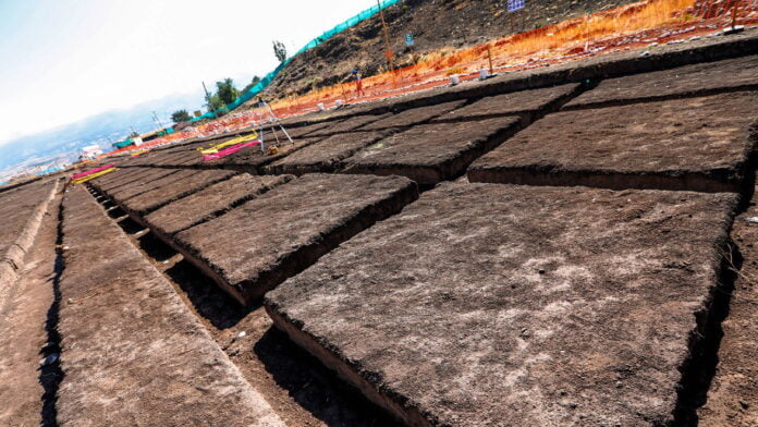 Obra esta paralizada por falta de recursos.